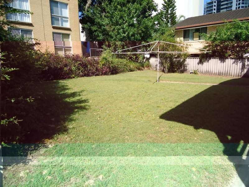 2/13 Jubilee Ave, Broadbeach QLD 4218