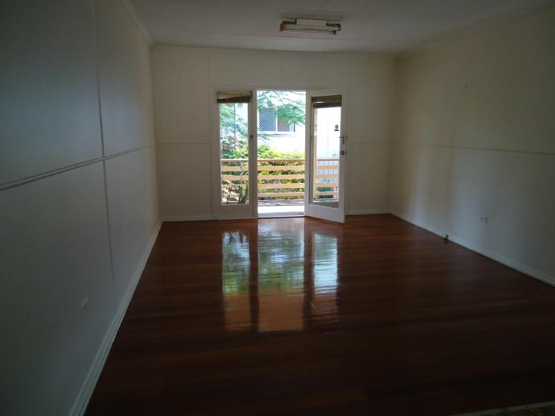 2/13 Jubilee Ave, Broadbeach QLD 4218