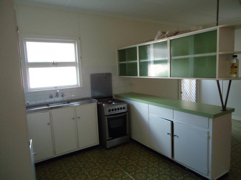 2/13 Jubilee Ave, Broadbeach QLD 4218