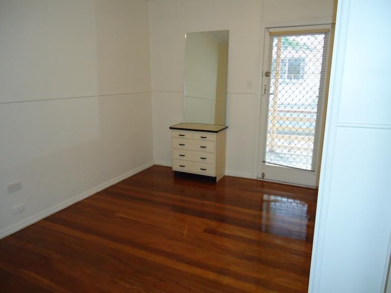 2/13 Jubilee Ave, Broadbeach QLD 4218