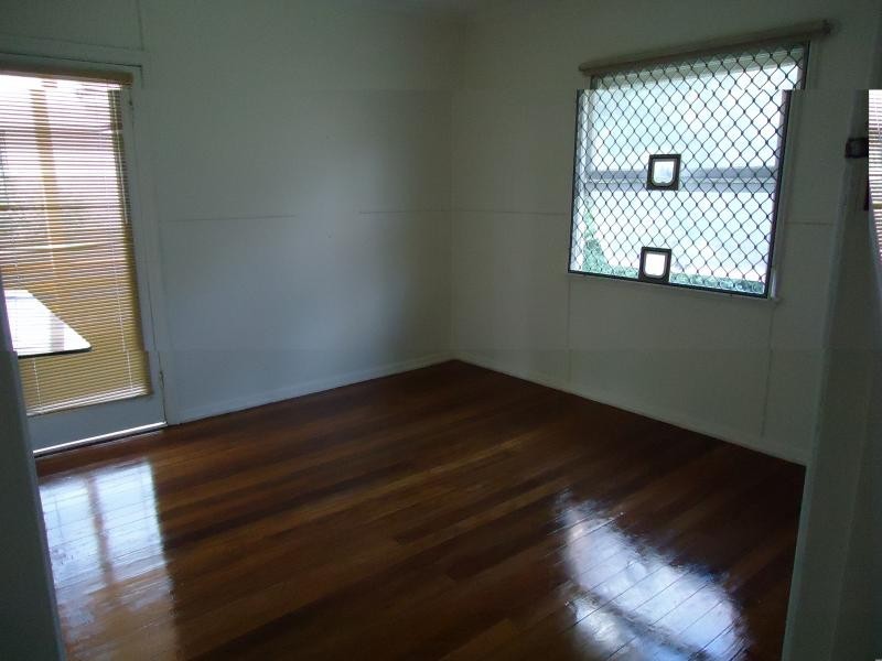 2/13 Jubilee Ave, Broadbeach QLD 4218