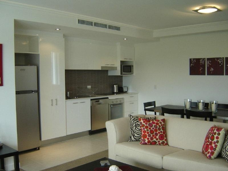 2101/33 T E Peters Drive, Broadbeach QLD 4218