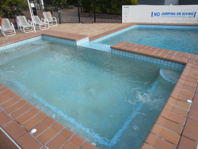 12 Queensland Ave, Broadbeach QLD 4218