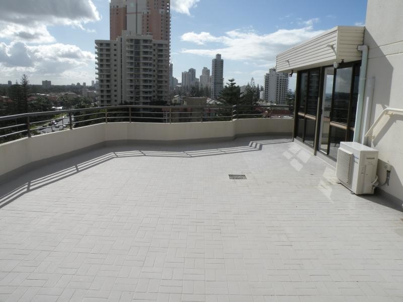 12 Queensland Ave, Broadbeach QLD 4218