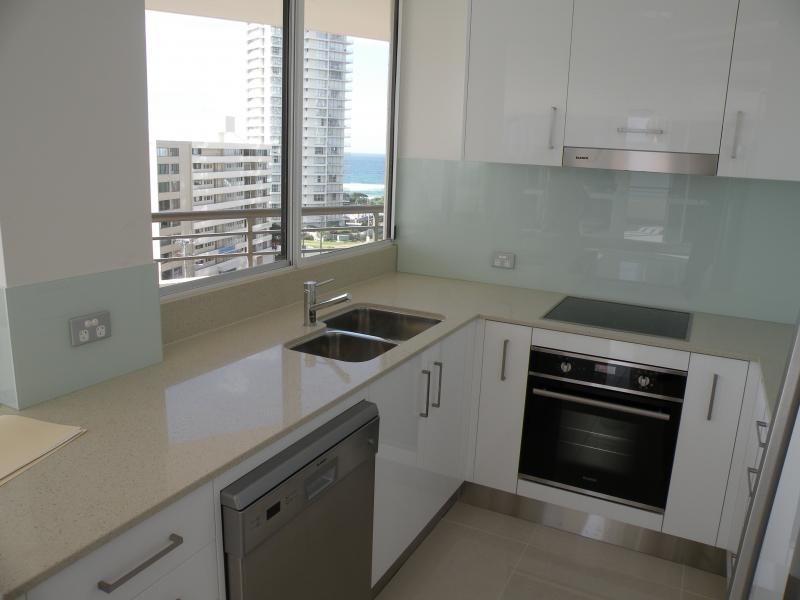 12 Queensland Ave, Broadbeach QLD 4218