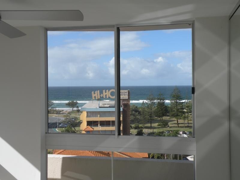 12 Queensland Ave, Broadbeach QLD 4218