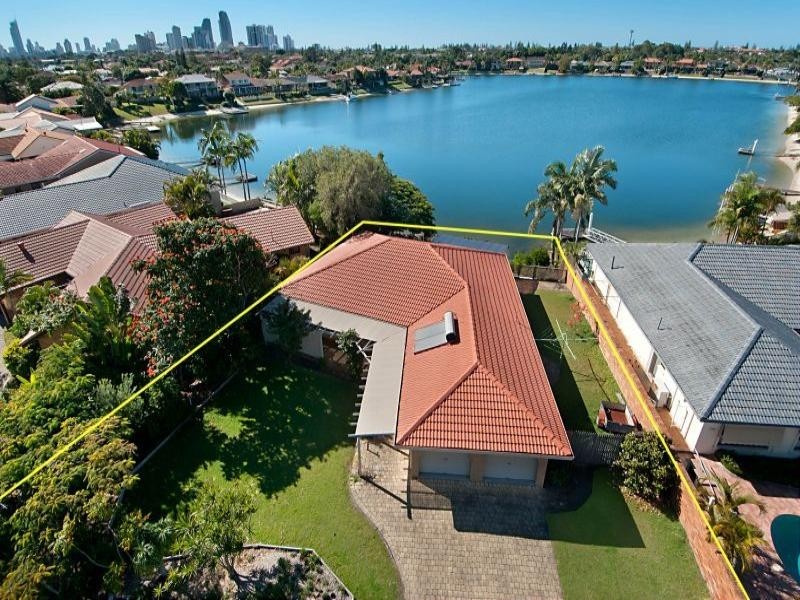 26 Rumrunner Street, Mermaid Waters QLD 4218