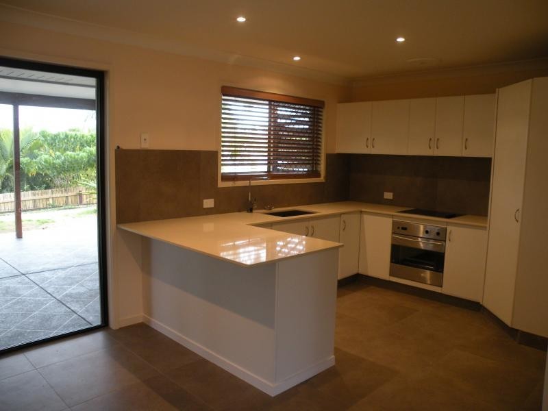 16 Kittani Crescent, Ashmore QLD 4214