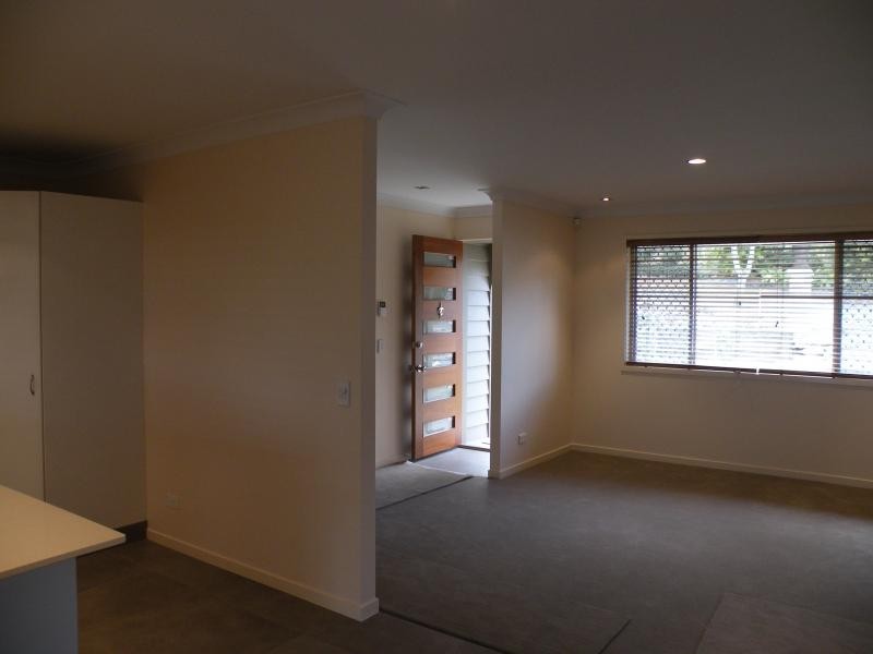 16 Kittani Crescent, Ashmore QLD 4214