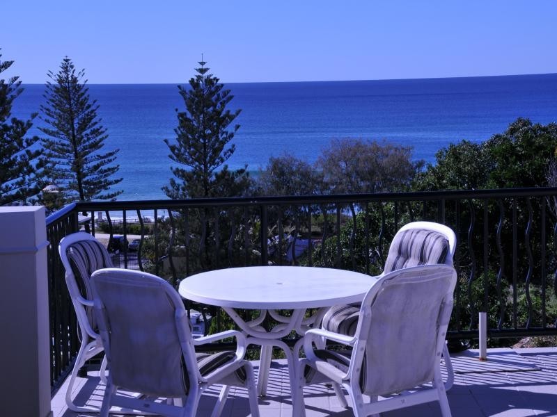 2087 Gold Coast Highway, Miami QLD 4220