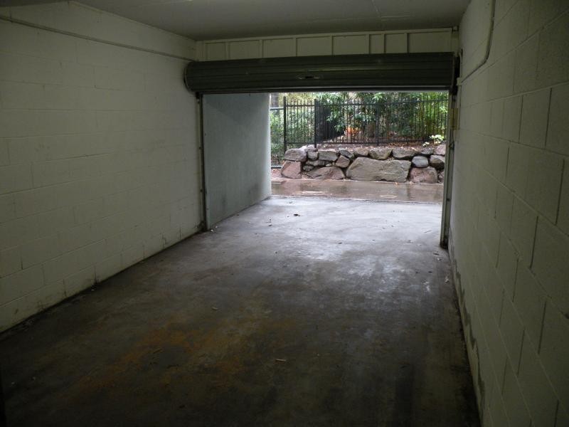 8/3 Enderly Avenue, Surfers Paradise QLD 4217