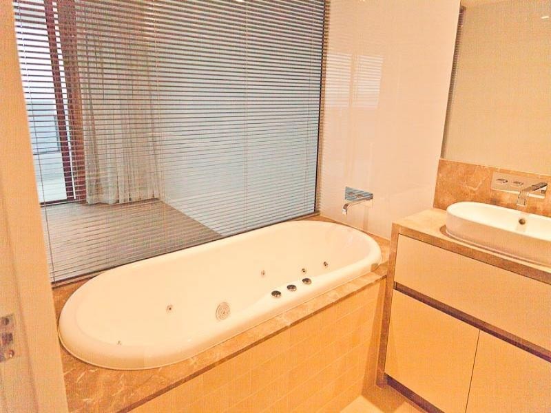 2905 /4 The Esplanade, Surfers Paradise QLD 4217
