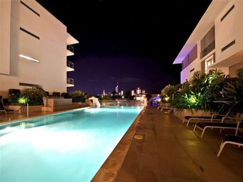 2606/33 T E PETERS Drive, Broadbeach Waters QLD 4218