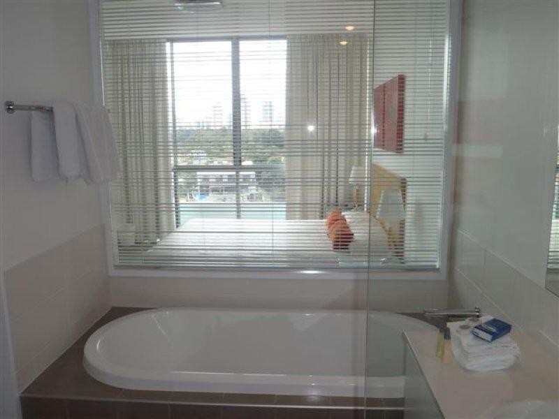 2606/33 T E PETERS Drive, Broadbeach Waters QLD 4218