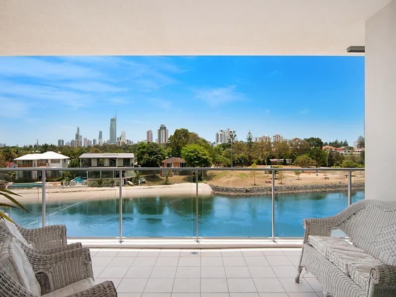 1209/33  T E Peters Drive, Broadbeach QLD 4218