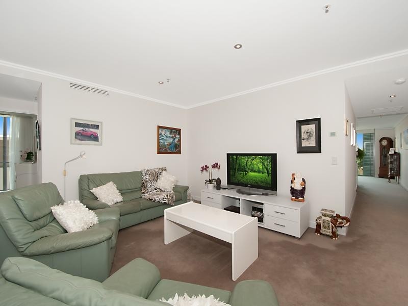 1209/33  T E Peters Drive, Broadbeach QLD 4218