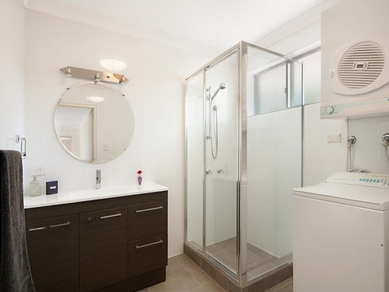 8/3 Vista Street, Surfers Paradise QLD 4217