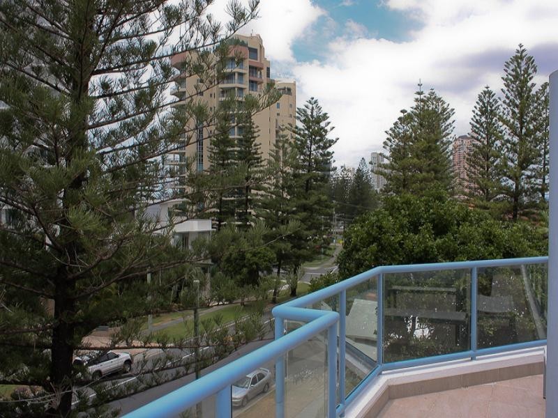 5/6 First Avenue, Broadbeach QLD 4218