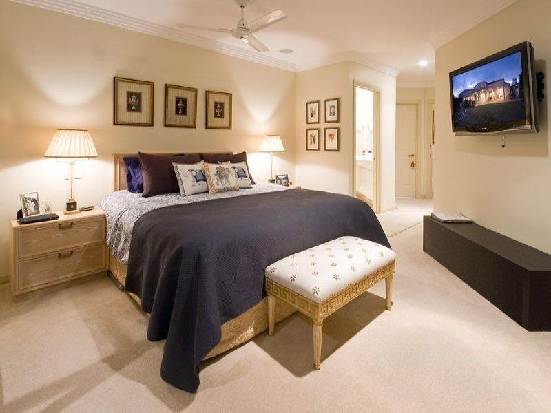 40 Cotlew Street East, Southport QLD 4215