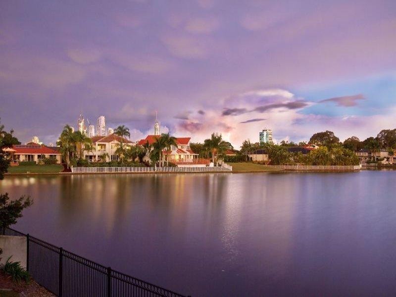 40 Cotlew Street East, Southport QLD 4215