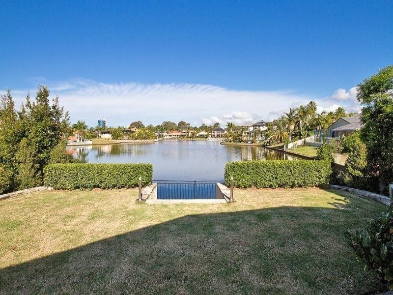 40 Cotlew Street East, Southport QLD 4215