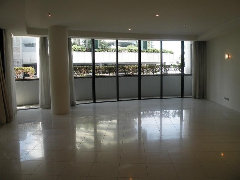 17 Albert Avenue, Broadbeach QLD 4218