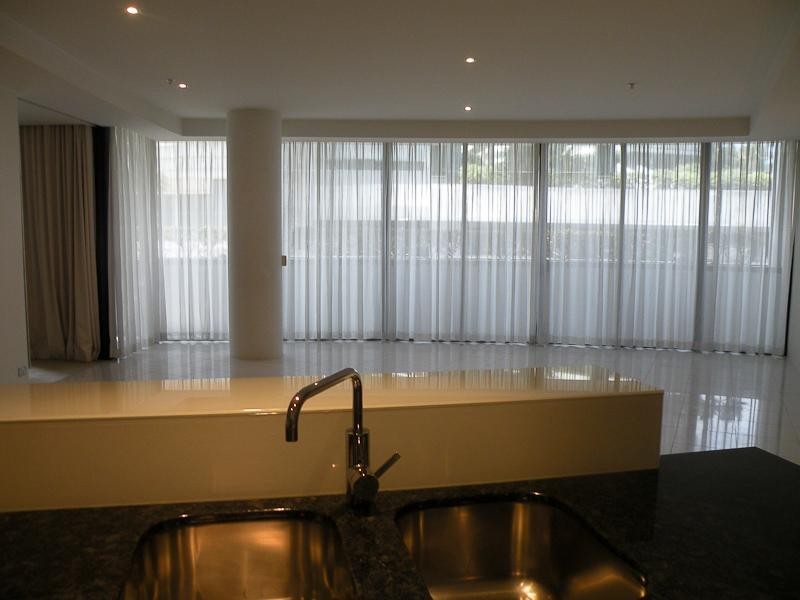 17 Albert Avenue, Broadbeach QLD 4218