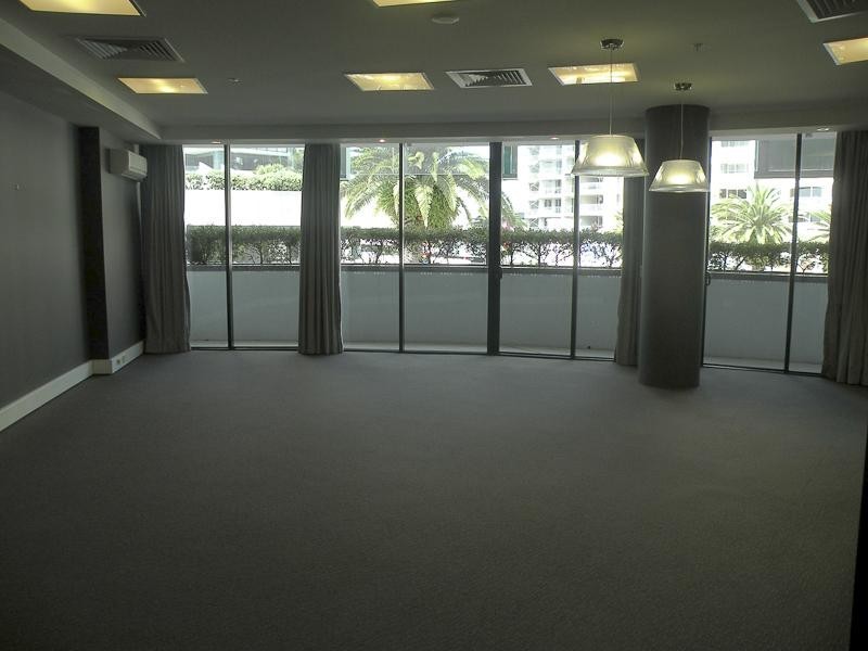 17 Albert Avenue, Broadbeach QLD 4218