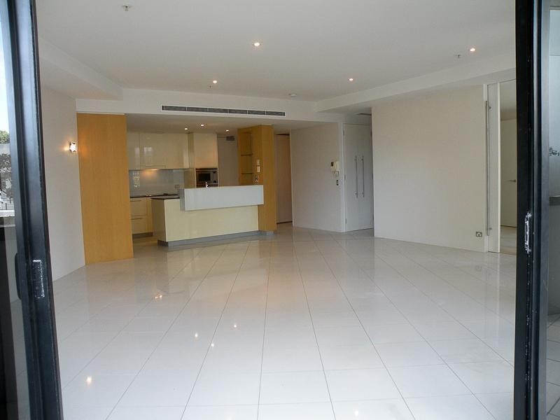 17 Albert Avenue, Broadbeach QLD 4218