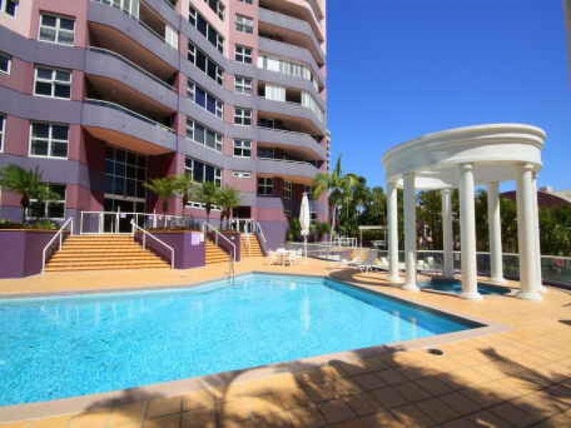 174/12 Commodore Drive, Main Beach QLD 4217