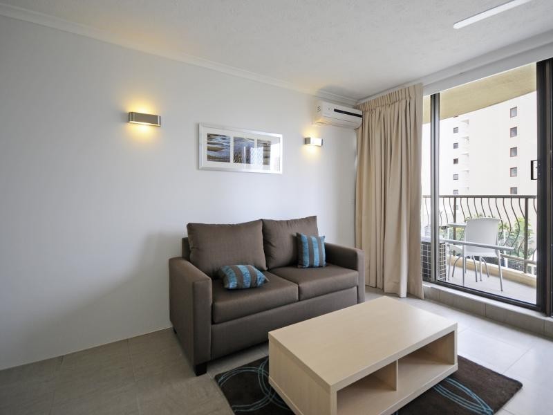308/40 Surf parade, Broadbeach QLD 4218
