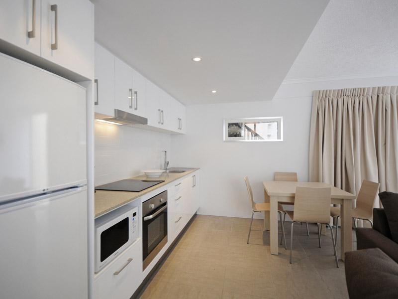 308/40 Surf parade, Broadbeach QLD 4218