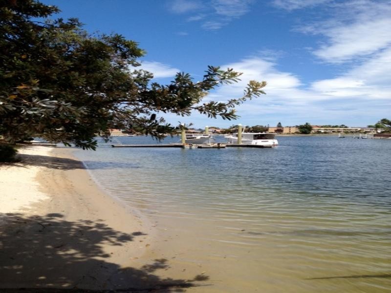 54 Hooker Boulevard, Broadbeach Waters QLD 4218