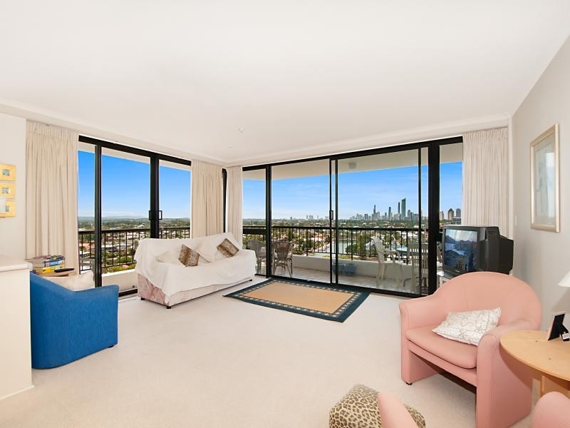 54 Hooker Boulevard, Broadbeach Waters QLD 4218