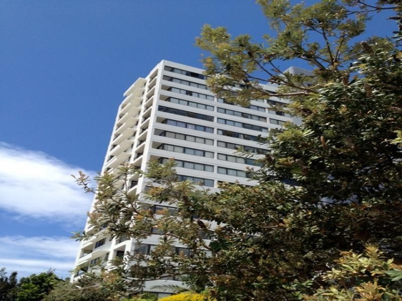 54 Hooker Boulevard, Broadbeach Waters QLD 4218