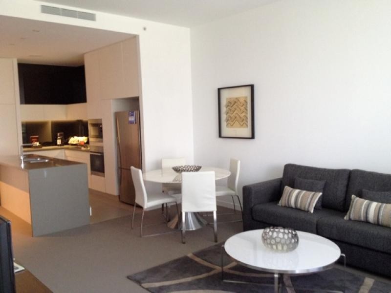 4 Charles Ave – Oracle, Broadbeach QLD 4218