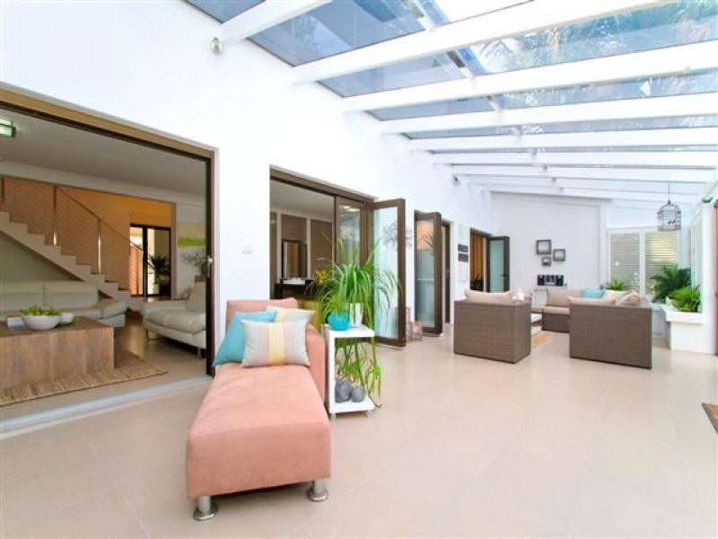 152 Tallebudgera Drive, Palm Beach QLD 4221