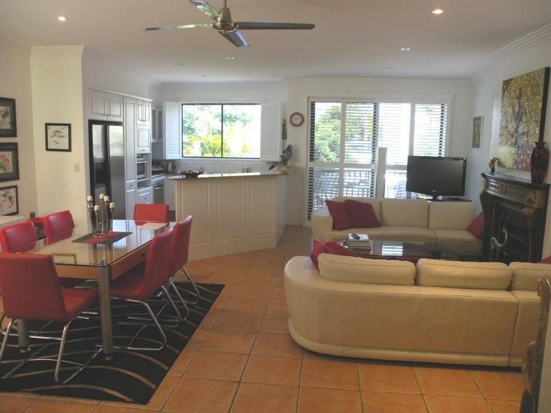 1/19 Jubilee Avenue, Broadbeach QLD 4218