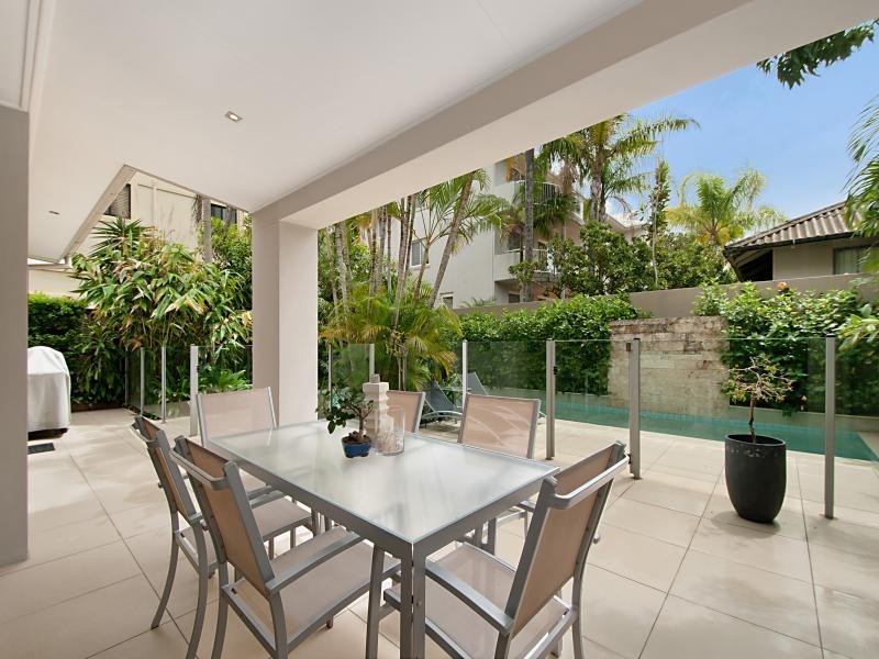 23 Hilda Street, Mermaid Beach QLD 4218