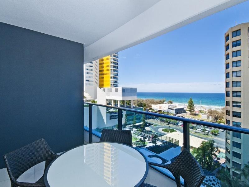 906/1 Oracle Blvd, Broadbeach QLD 4218