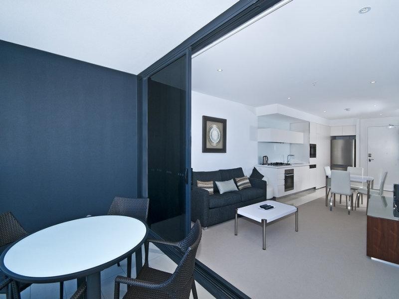 906/1 Oracle Blvd, Broadbeach QLD 4218