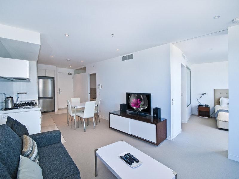 906/1 Oracle Blvd, Broadbeach QLD 4218