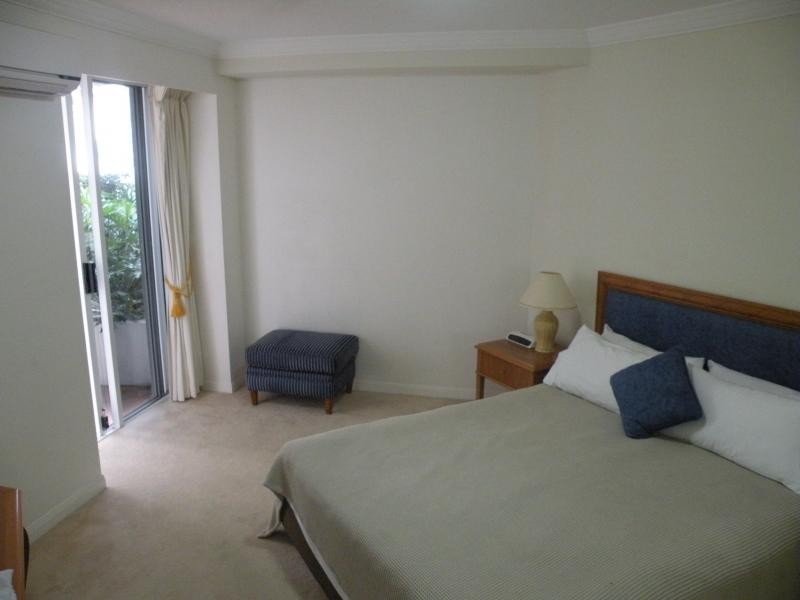2101/24  Queensland Avenue, Broadbeach QLD 4218