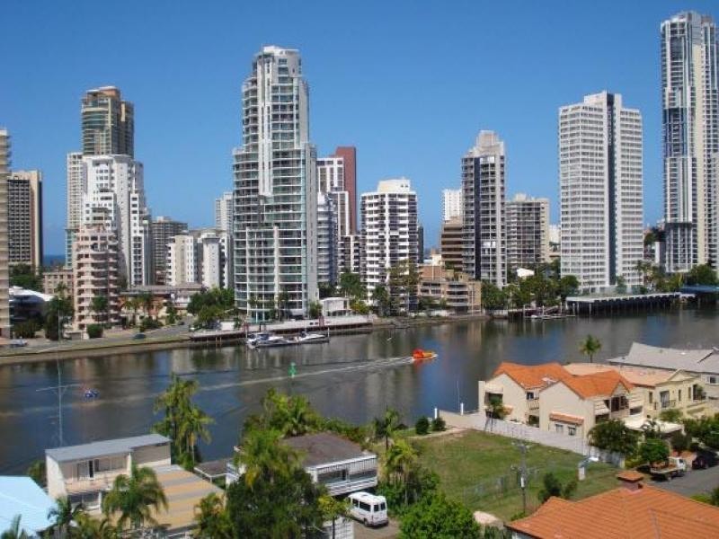 53 Darrambal Street, Chevron Island QLD 4217