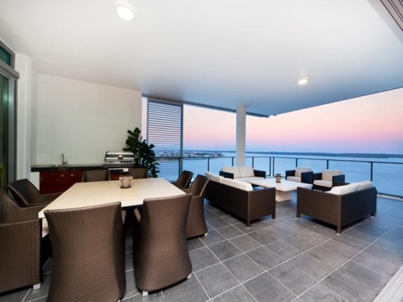 27801/2 Ephraim Island, Paradise Point QLD 4216