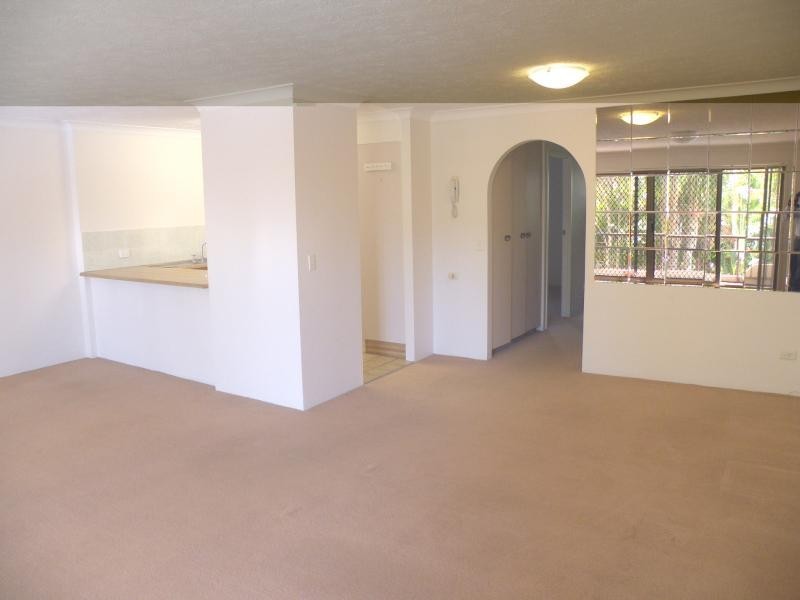 7/8 Queensland Avenue, Broadbeach QLD 4218