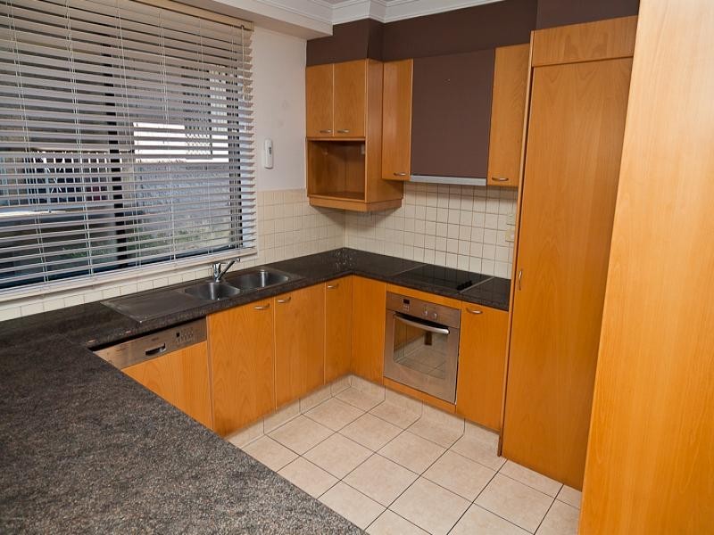 1/9 Rosewood Avenue, Broadbeach QLD 4218