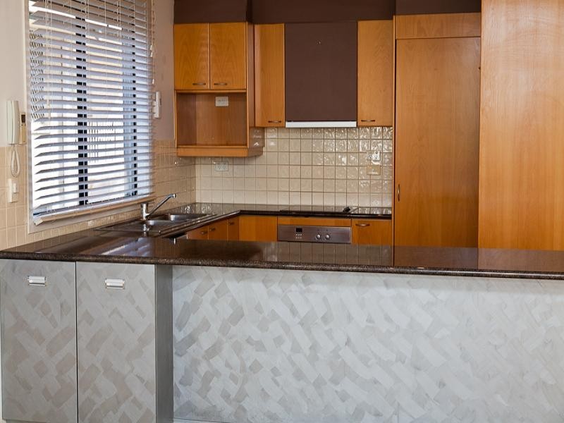 1/9 Rosewood Avenue, Broadbeach QLD 4218