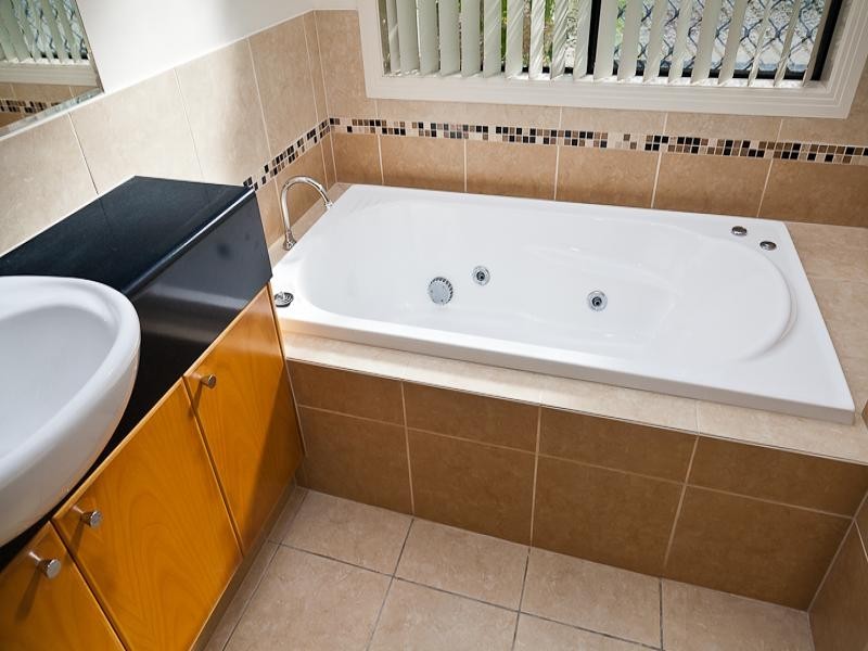 1/9 Rosewood Avenue, Broadbeach QLD 4218