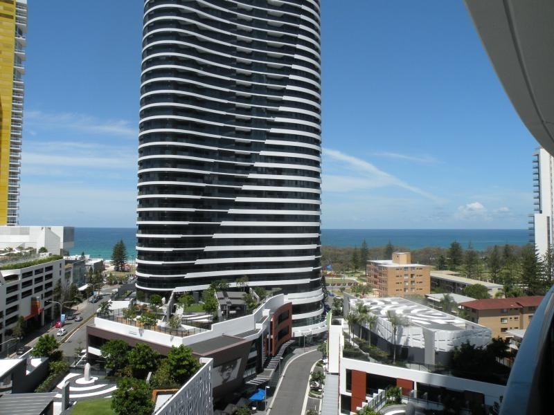 4 Charles Avenue, Broadbeach QLD 4218
